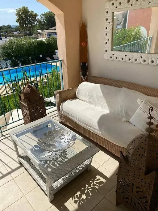 Deux Pieces Avec Terrasse Ensoleille Et Piscine Lejlighed Grimaud