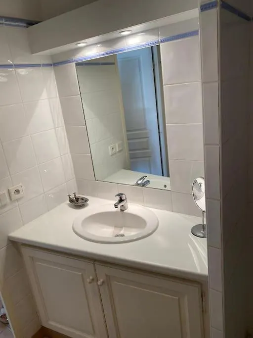 Deux Pieces Avec Terrasse Ensoleille Et Piscine Lejlighed Grimaud Frankrig