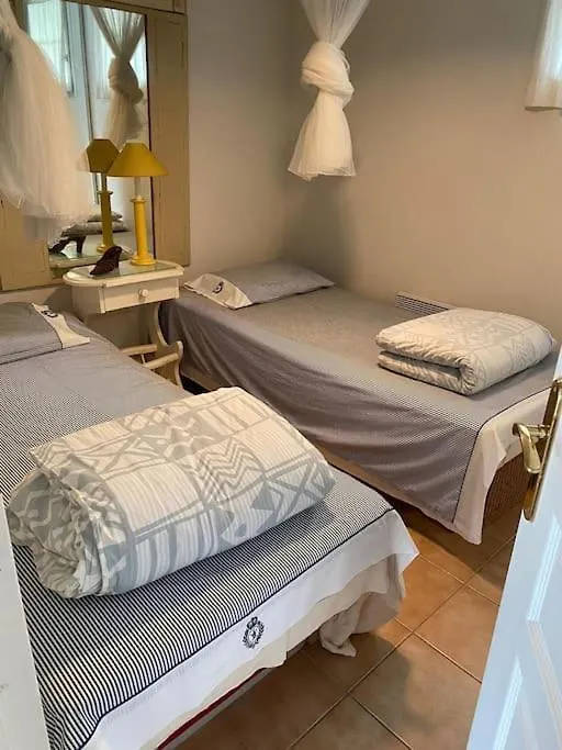 Deux Pieces Avec Terrasse Ensoleille Et Piscine Lejlighed Grimaud Frankrig
